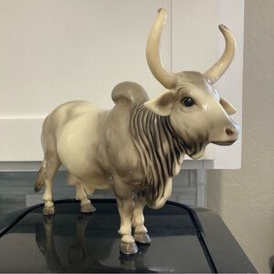 VINTAGE BREYER BRAHMA BULL MODEL
#70 1958-1967 BY EDWARD BOEHM 12" TOY